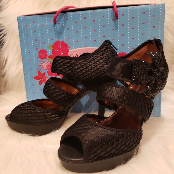 Sz 8.5 Mistletoe Kisses Black Poetic Licence Heels - Picture 2 of 7